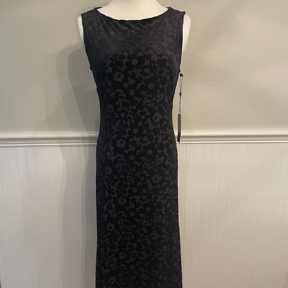 Tommy Hilfiger Velvet Dress NWT Size 4 - Picture 1 of 10